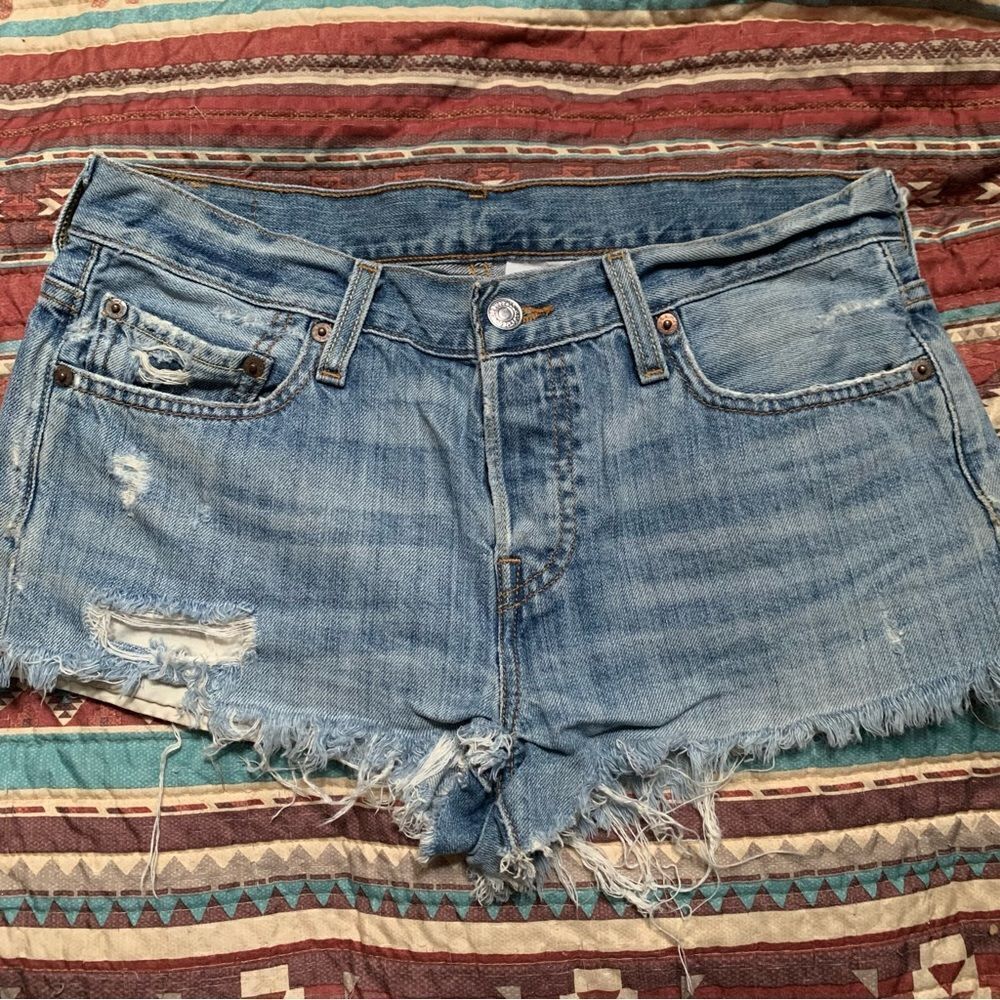 Vintage 501 Levi’s Cut Off Denim Shorts - Picture 3 of 6